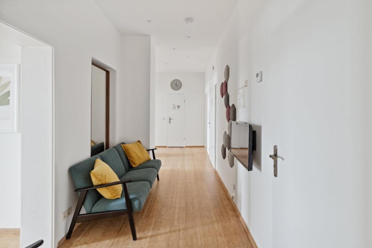 Apartment Fuer 13 Gaeste, 5 Schlafzimmer, 2 Baeder, 2 Loggia'S, Leipzig Zentrum Ost エクステリア 写真